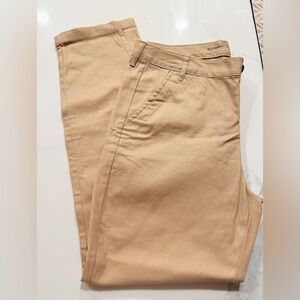 NWOT-Old Navy khakis